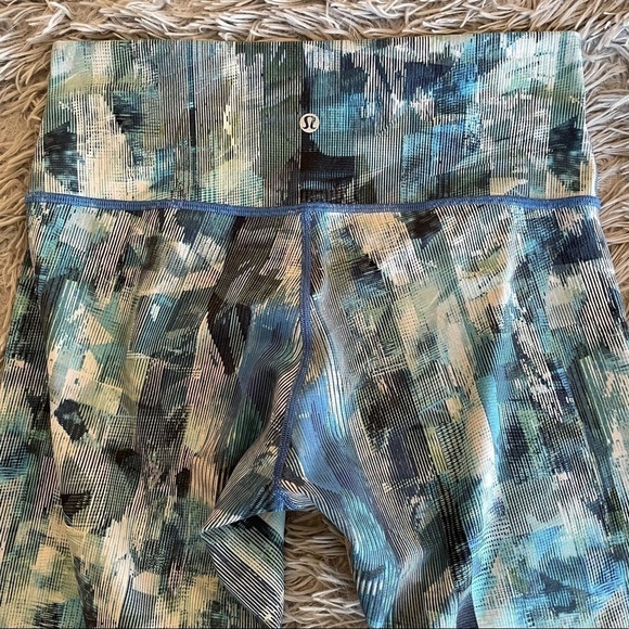 Lululemon Cropped Leggings Geometric Striped Multi Color - Picture 8 of 9